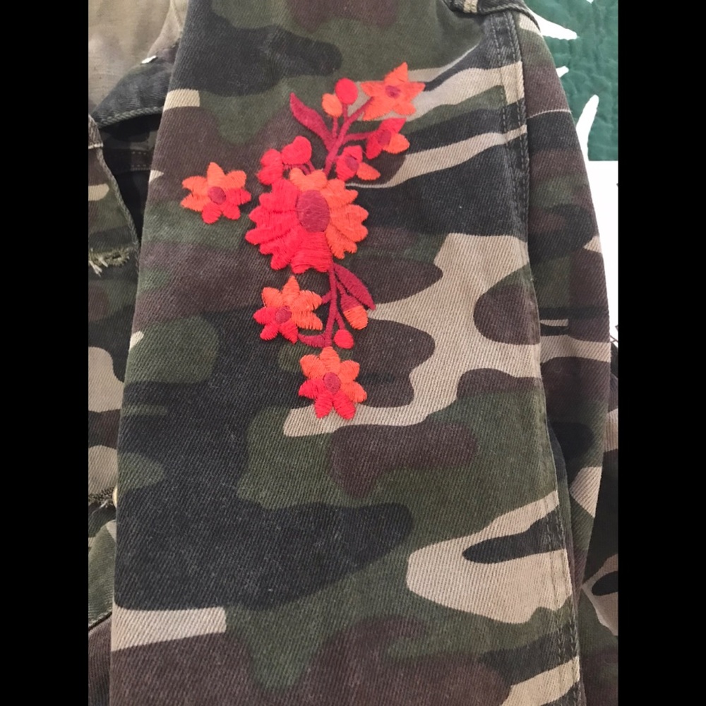 NWOT - Pilcro Embroidered Camo Jacket, XL - Picture 13 of 15